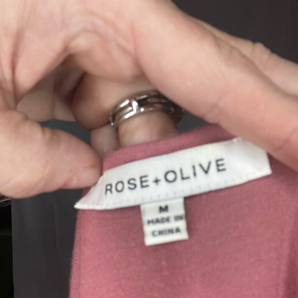 Rose & Olive ENC,NEVER WORN Warm Burgundy SOFT, Cold shoulder w/Crystals Top.🫠 - Picture 4 of 4